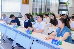 首批培育成都会社会工做人才